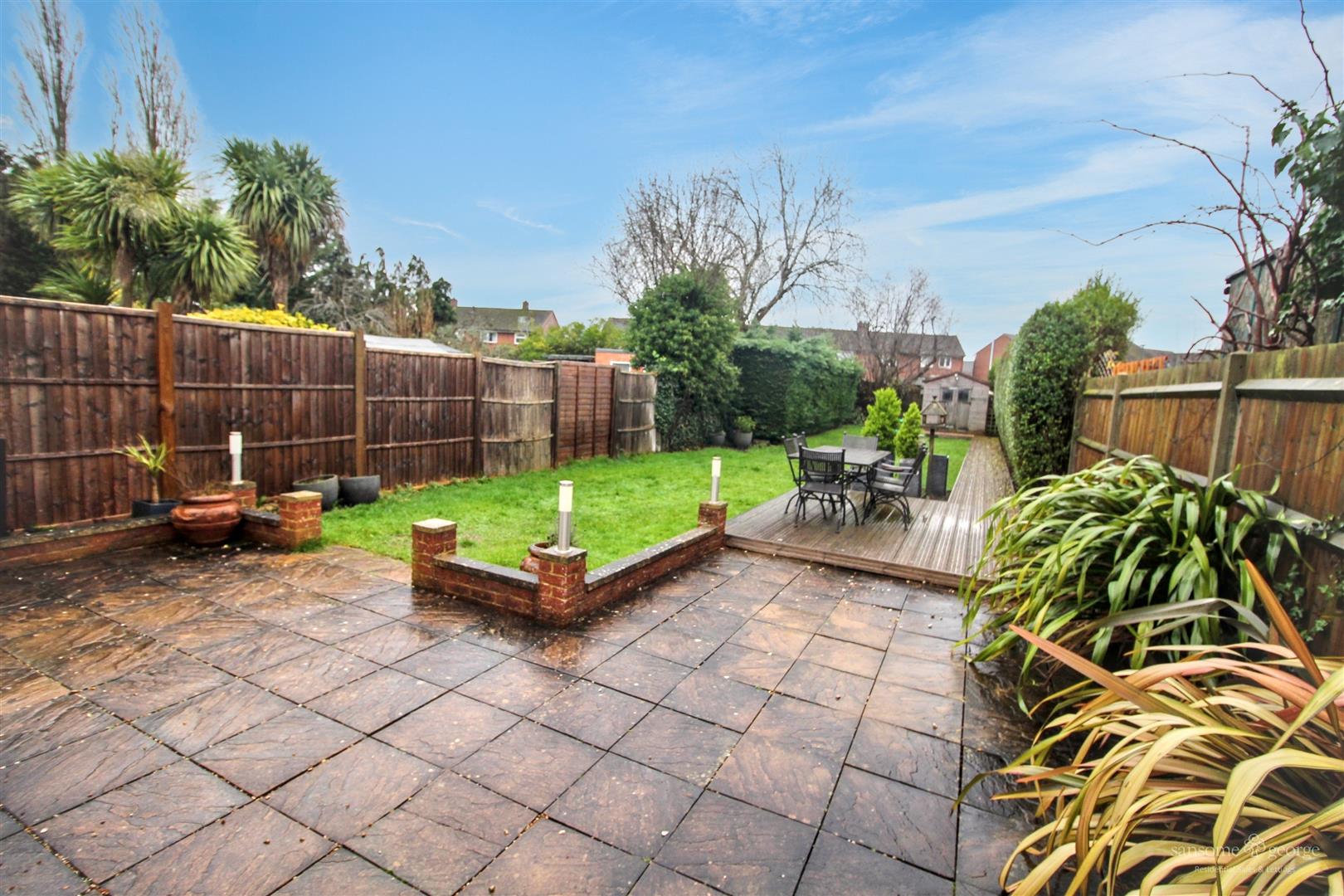 4 bed property in Church End Lane, Reading